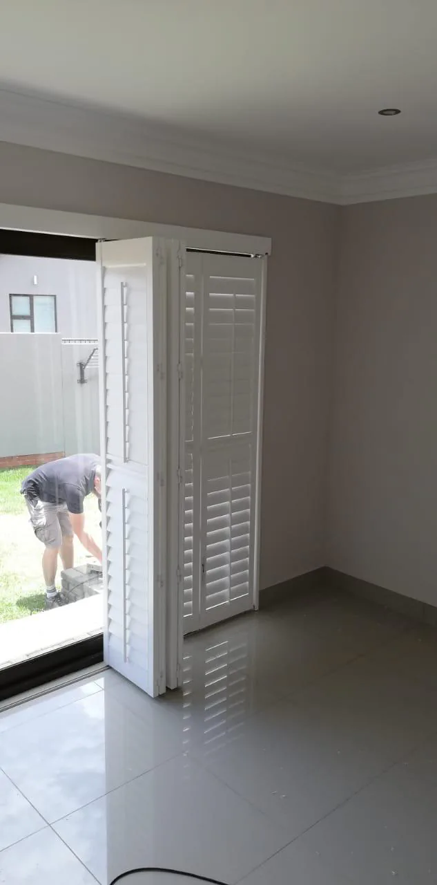 On-site visits: For selected projects, the team can review measurements and practical details in the actual room.